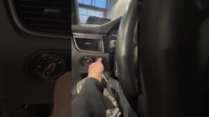 Read more about the article Lost Your Porsche Macan Key? Watch Us Make a New Car Key On-Site | Direct Locksmith Toronto
