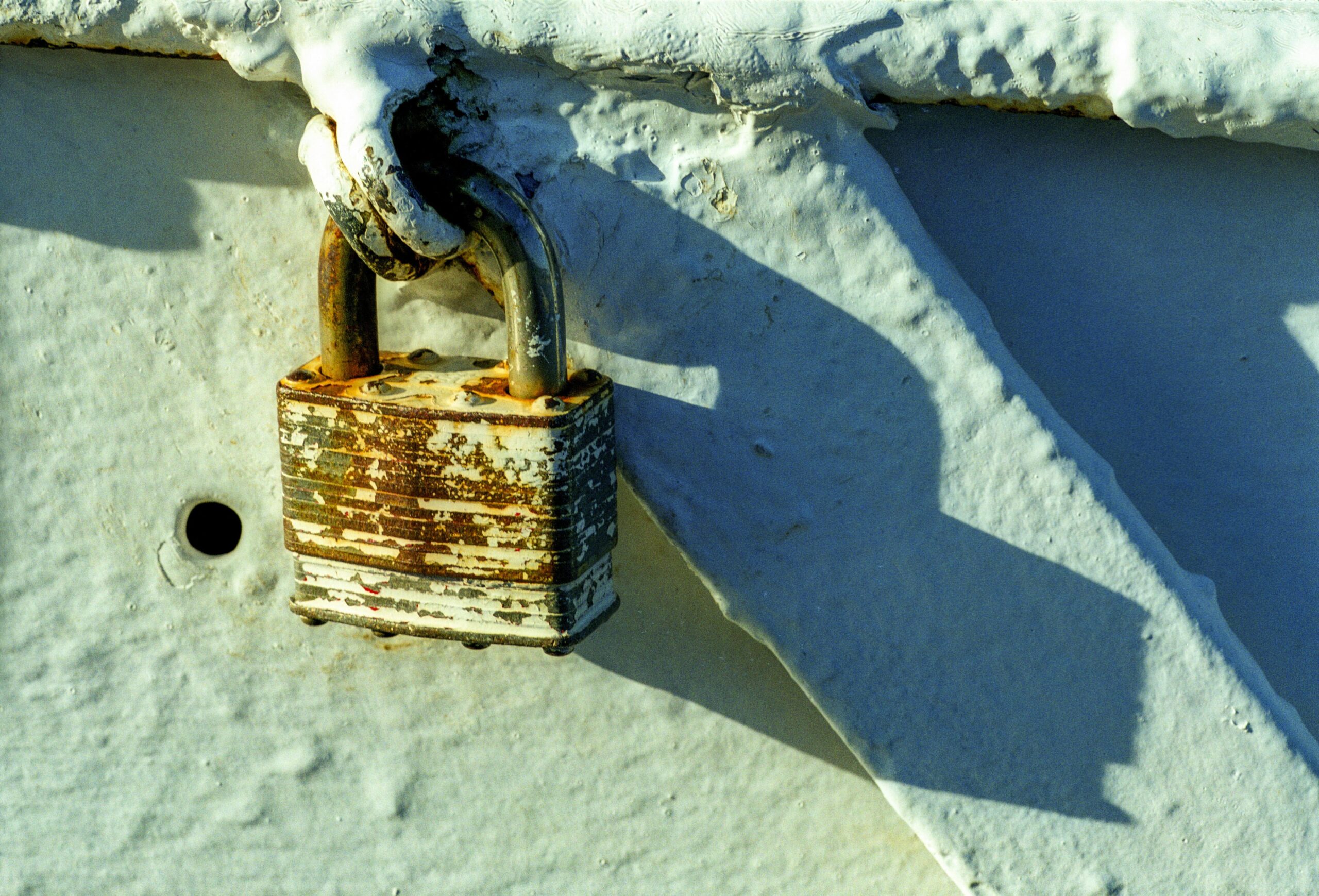 Read more about the article Seasonal Guide to Rekeying and Lock Replacement in Cold Climates