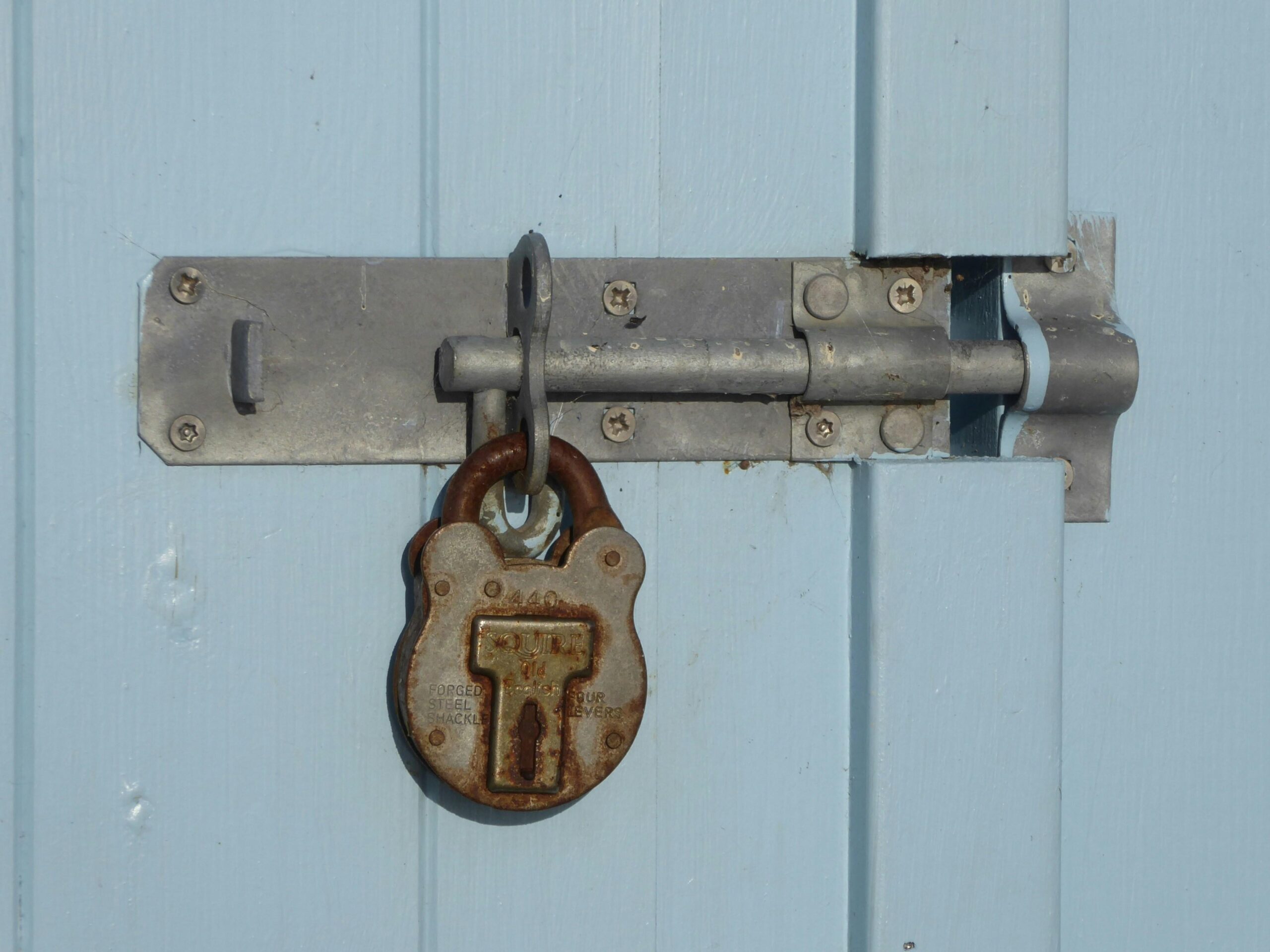 Read more about the article Trusted Locksmiths Serving Maple Grove, Blaine & Coon Rapids