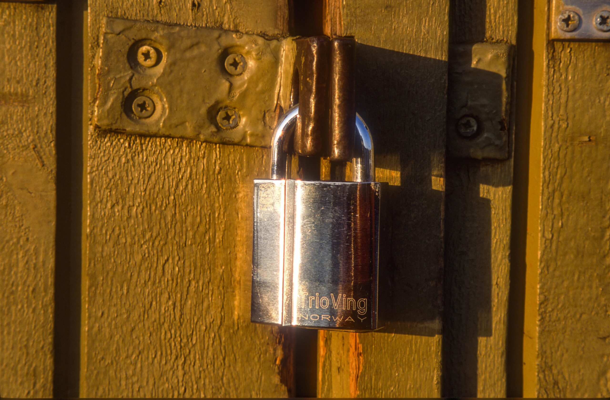 Read more about the article How to Handle a Commercial Lock Failure